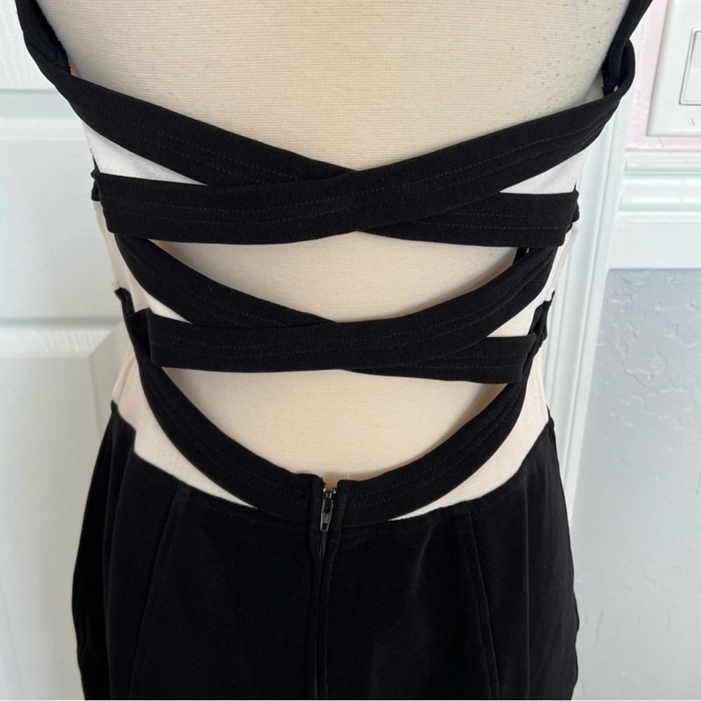 Beautiful Bodycon Mini Dress - Picture 2 of 3